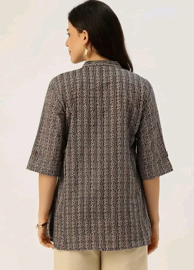 Printed Mandarin Collar top – Casual & Chic (S-3XL)
- 3XL