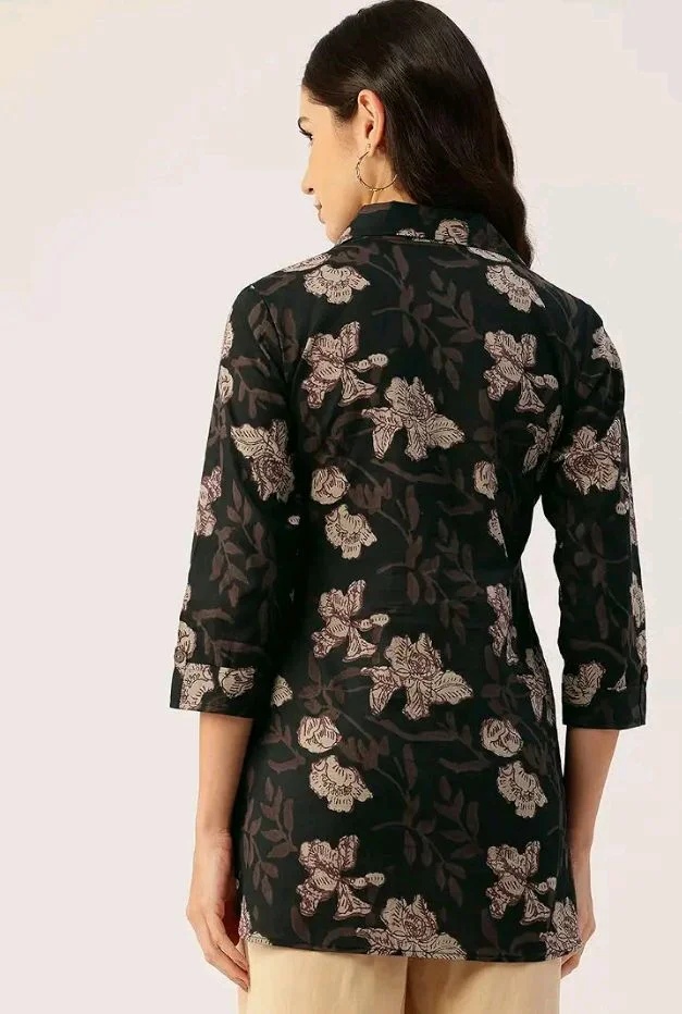 feranoid Classic Collared Cotton Shirt with 3/4 Sleeve for a Timeless Casual Look
- M
