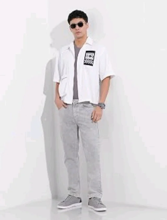 THE INDIAN GARAGE CO Men Slim Straight Fit Solid Mid-Rise Stretchable Jeans
- 32