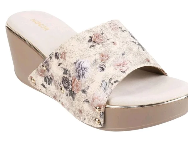 Mochi Women's Wedge Heel Fashion Sandals - 6