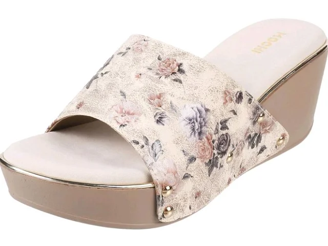 Mochi Women's Wedge Heel Fashion Sandals - 6