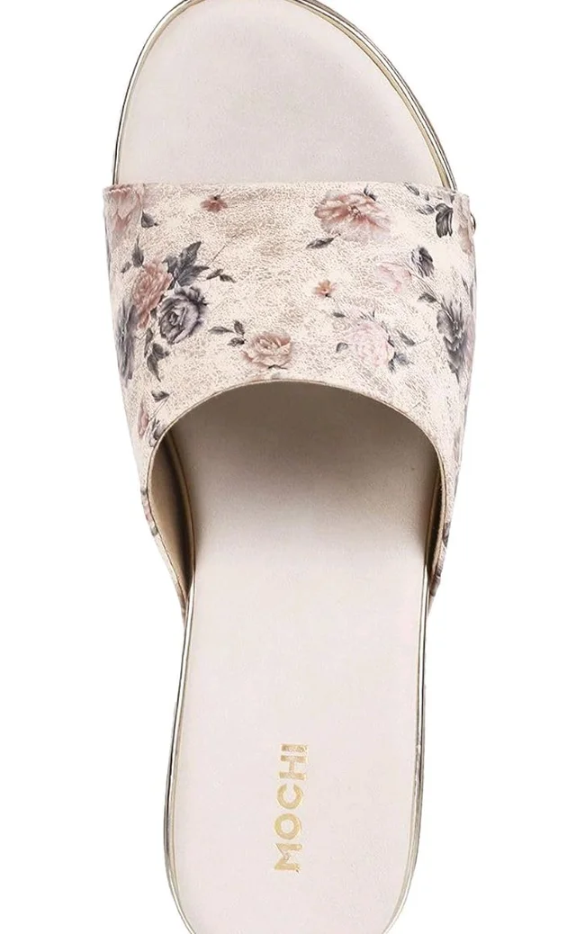 Mochi Women's Wedge Heel Fashion Sandals - 6
