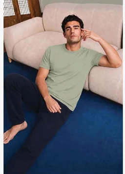 Van Heusen Men’s Crew Neck T-Shirt – Soft & Breathable Cotton | Regular Fit | Comfortable Everyday Casual Wear | Short Sleeves | Summer Favorite |Solid Colors | Style 60052|Available in Pack of 1 & 2 - 3XL