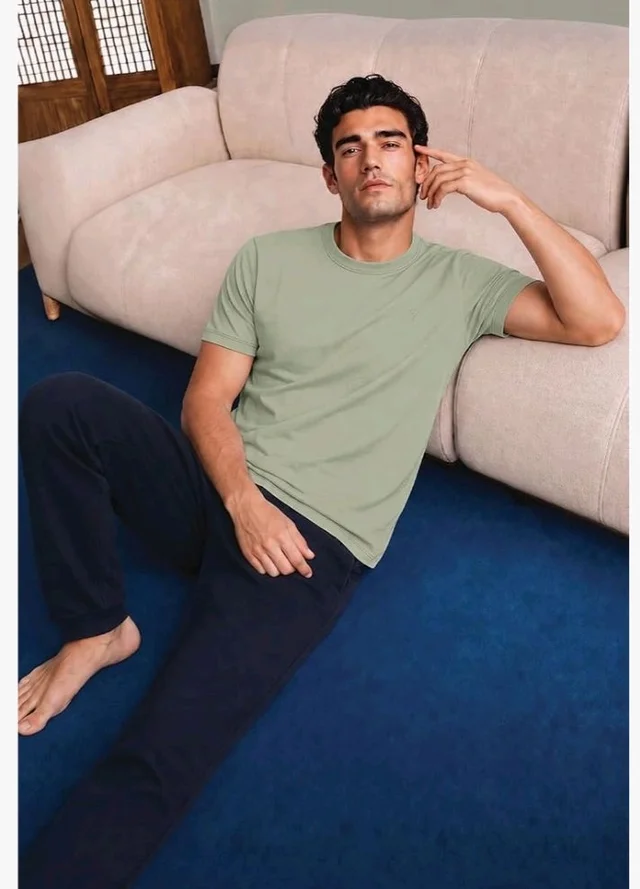 Van Heusen Men’s Crew Neck T-Shirt – Soft & Breathable Cotton | Regular Fit | Comfortable Everyday Casual Wear | Short Sleeves | Summer Favorite |Solid Colors | Style 60052|Available in Pack of 1 & 2 - 3XL