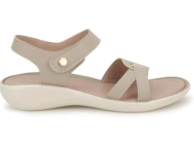 Vendoz Women Stylish Cream Flat Sandals - 6