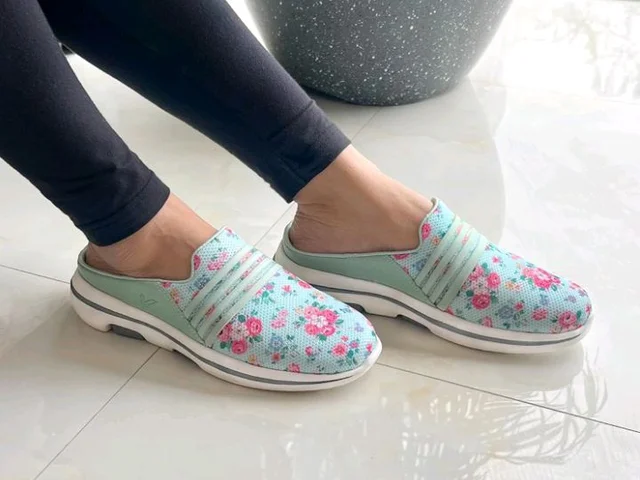 KazarMax Women Cushioned Comfortable Lightweight Clogs | Mules
- 10