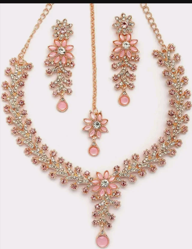 Sukkhi Charming AD Diamonds Studded Floral Choker Necklace with Danlge Earrings Maangtikka Jewellery Set for Women & Girls