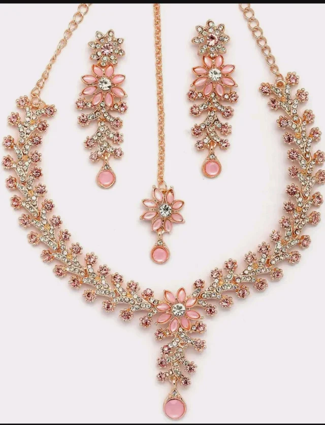 Sukkhi Charming AD Diamonds Studded Floral Choker Necklace with Danlge Earrings Maangtikka Jewellery Set for Women & Girls
