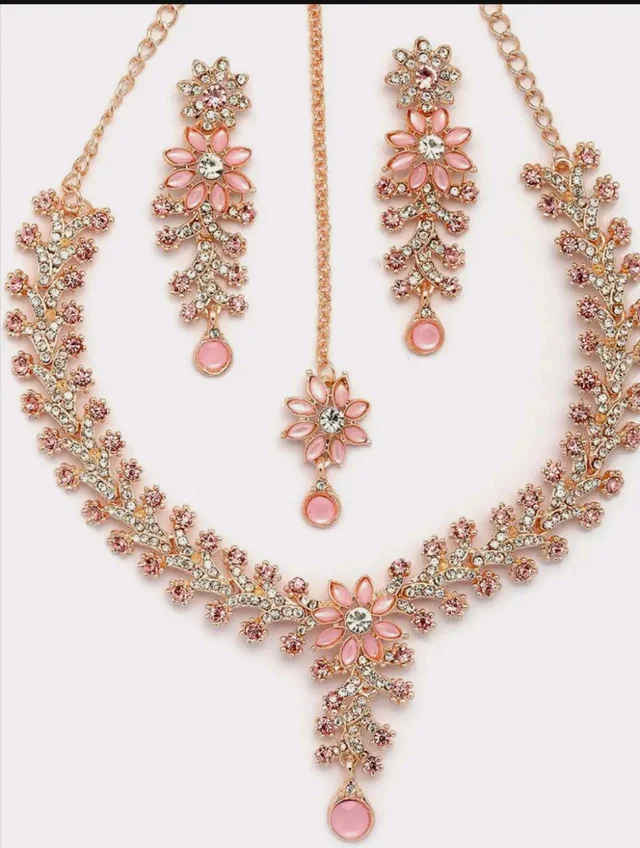 Sukkhi Charming AD Diamonds Studded Floral Choker Necklace with Danlge Earrings Maangtikka Jewellery Set for Women & Girls
