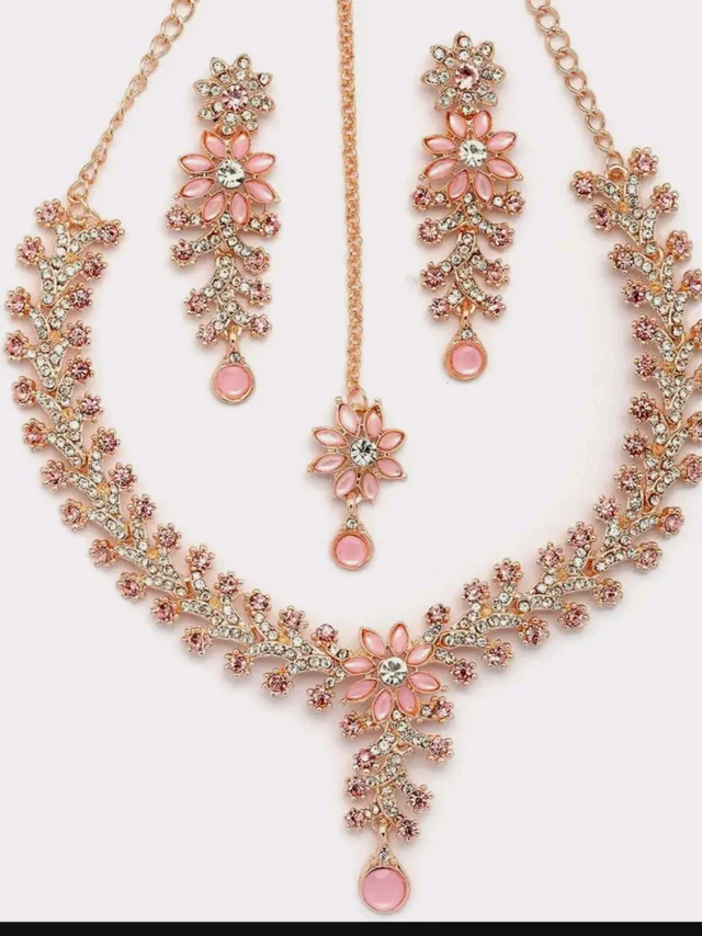 Sukkhi Charming AD Diamonds Studded Floral Choker Necklace with Danlge Earrings Maangtikka Jewellery Set for Women & Girls
