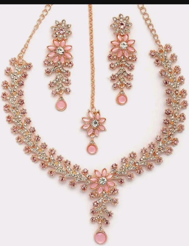Sukkhi Charming AD Diamonds Studded Floral Choker Necklace with Danlge Earrings Maangtikka Jewellery Set for Women & Girls