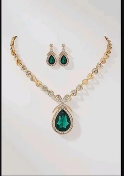 Shining Diva Fashion Latest Stylish Design Fancy Crystal Necklace Jewellery Set for Women (15221s)(Green)