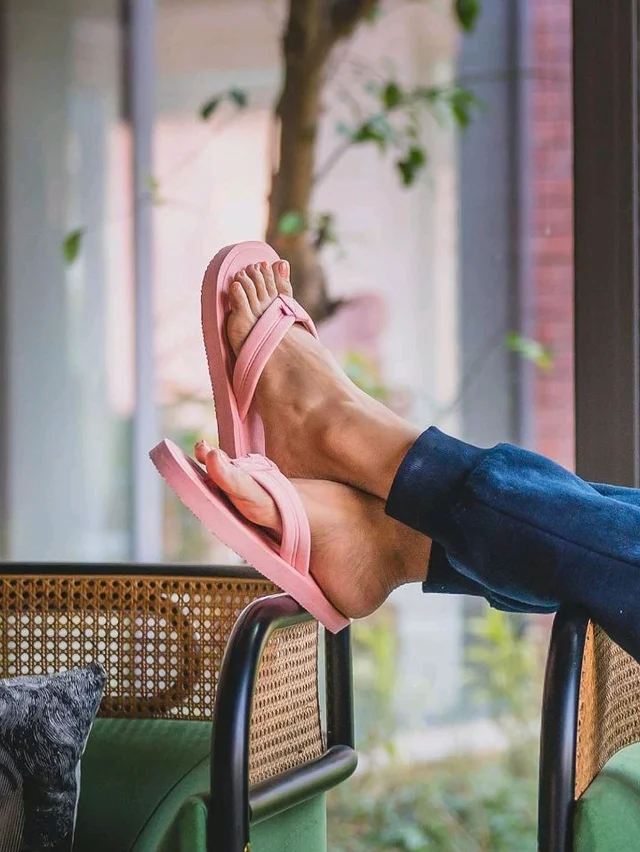 YOHO Women Black soft slippers | Comfortable and Stylish flip flop | Chappal for Woman in exciting colors | Daily Use | Lightweight | Anti Skid Monsoon Chappal | Bubbles - 10