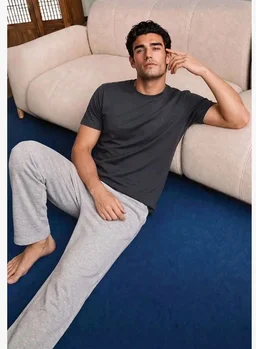 Van Heusen Men’s Crew Neck T-Shirt – Soft & Breathable Cotton | Regular Fit | Comfortable Everyday Casual Wear | Short Sleeves | Summer Favorite |Solid Colors | Style 60052|Available in Pack of 1 & 2 - M
