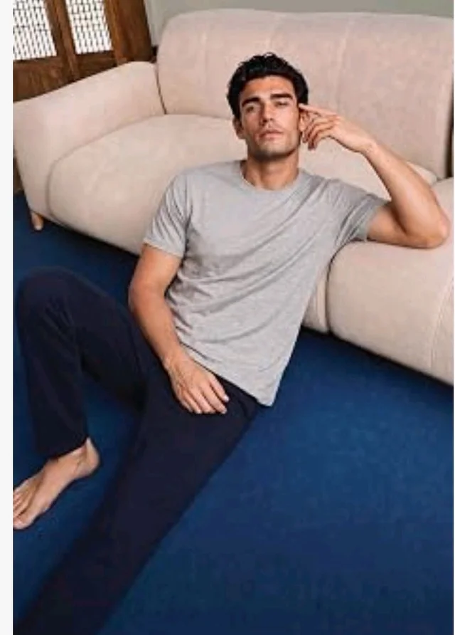 Van Heusen Men’s Crew Neck T-Shirt – Soft & Breathable Cotton | Regular Fit | Comfortable Everyday Casual Wear | Short Sleeves | Summer Favorite |Solid Colors | Style 60052|Available in Pack of 1 & 2
- S