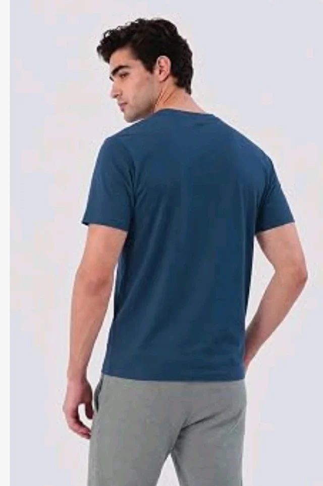 Van Heusen Men’s Crew Neck T-Shirt – Soft & Breathable Cotton | Regular Fit | Comfortable Everyday Casual Wear | Short Sleeves | Summer Favorite |Solid Colors | Style 60052|Available in Pack of 1 & 2
- M