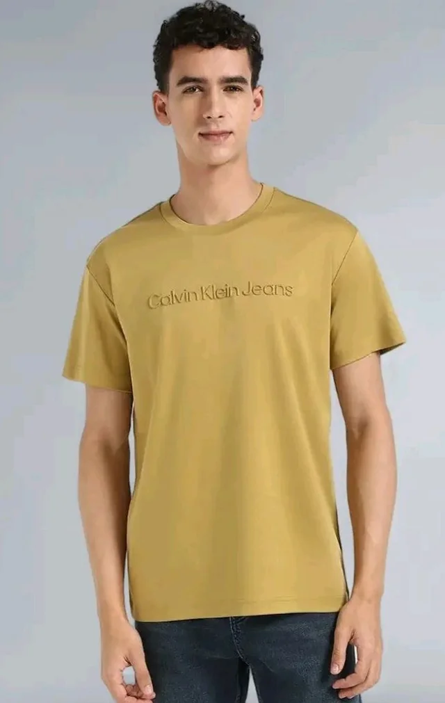 Calvin Klein Jeans Men T-Shirt
- S