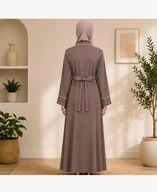 Women's Black Abaya with double chain
Long Sleeves, Modest Wear, Flared Silhouette, Islamic Dress, Formal Occasion - Beige