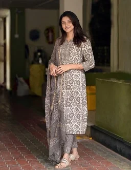 KLOSIA Women's Printed Straight Kurta and Pant with Dupatta Set