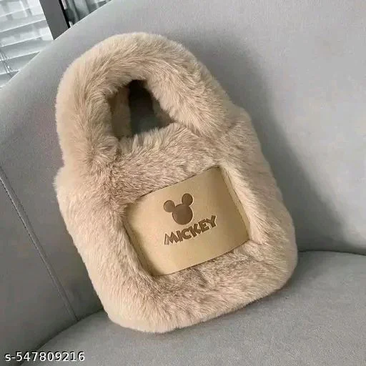 Cute Korean Mini Plush Bucket Handbag Cute And Trendy Design For Womens Handbag (Pack of 1)
Name: Cute Korean Mini Plush Bucket Handbag Cute And Trendy Design For Womens Handbag (Pack of 1)
Material: Fabric
No. of Compartments: 1
Pattern: Solid
Net Quantity (N): 1
Sizes:Free Size (Length Size: 5 in, Width Size: 3 in, Height Size: 10 in)