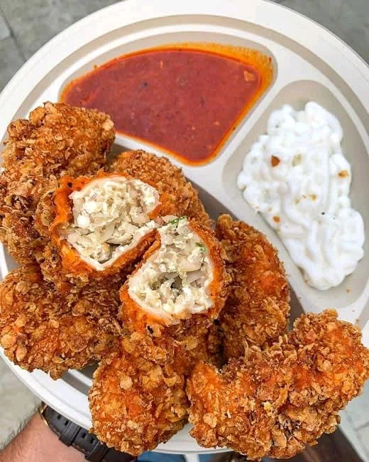 Paneer Kurkury Momos
