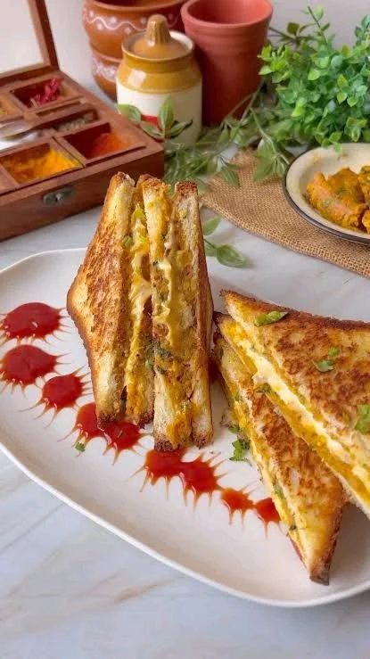 Herb Potato Loaded Sandwich