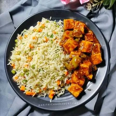 Chilli Paneer With Fried Rice
