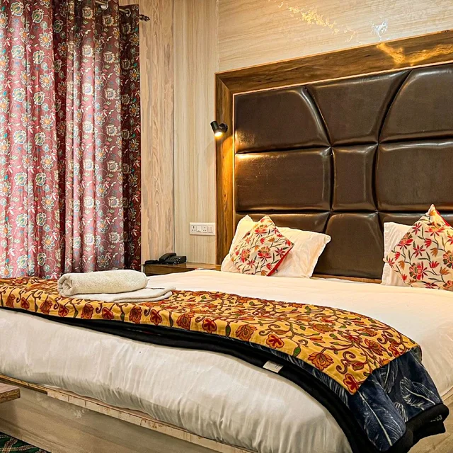 KASHMIR AMRITSAR (STD)- 8N/9D MAP