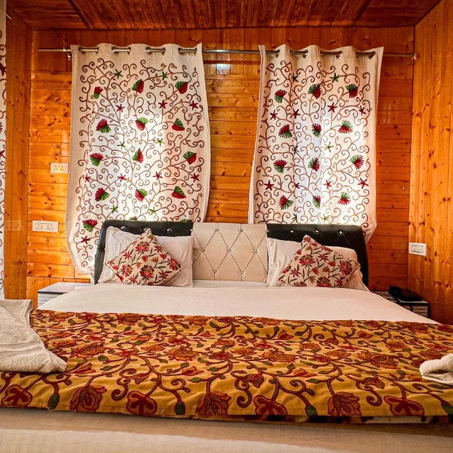 Kashmir Vaishnodevi (FLY)- 8N/9D MAP