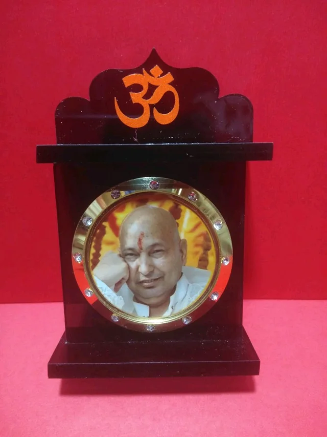 GURUJI DASH BOARD STAND 