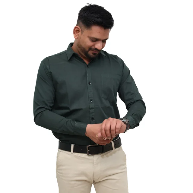 Look Me Apparel Men Solid Green Regular Fit Full Sleeve Cotton Blend Formal Shirt with Spread Collar - L, Green
