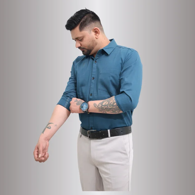 Look Me Apparel Men Solid Teal Regular Fit Full Sleeve Cotton Blend Formal Shirt with Spread Collar - M, Blue