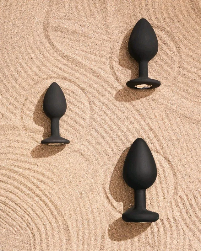 Superior Medical Grade Silicone Butt Plug for intense Pleasure - 2.9 Inch, Black, Silicone