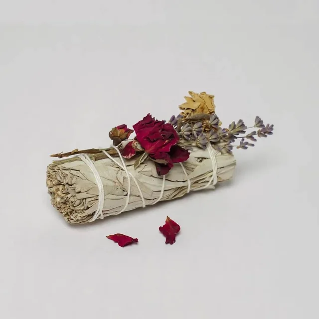Purifying Floral Sage Smudge Wand | Aromatic Cleansing Tool