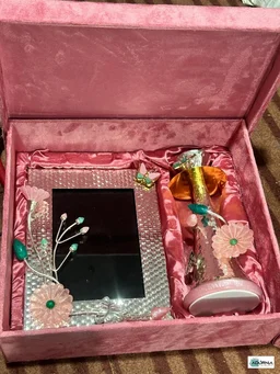Daisy Gifting Combo - Photo Frame and Candle Stand