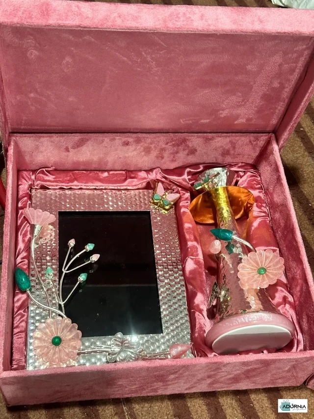Daisy Gifting Combo - Photo Frame and Candle Stand