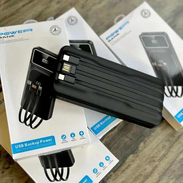 10000mah Powerbank 4-In-1 Universal Charger