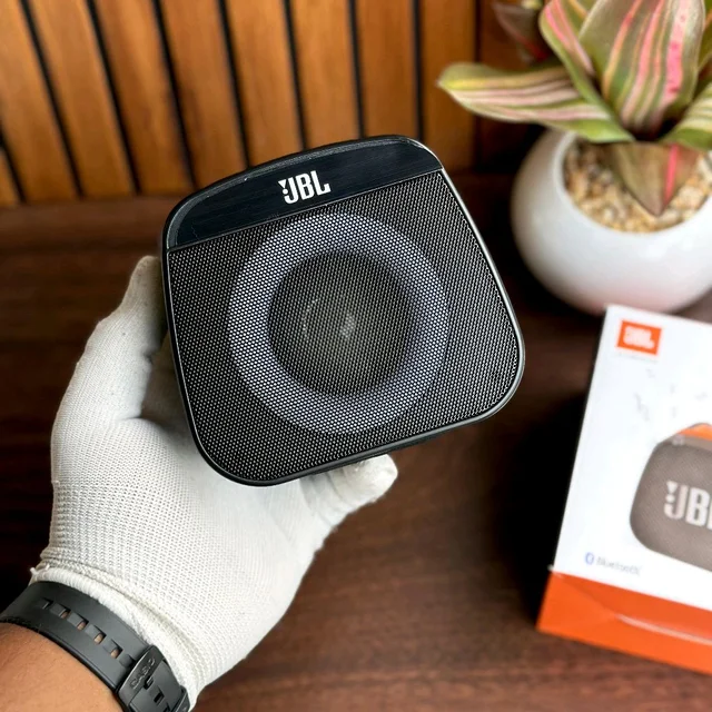 Portable Wireless Bluetooth Speaker for Playing Music On Mobile Phones, Portable Wireless Speaker with Lighting, Loud Stereo Sound, Dual Pairing, Small Outdoor Speaker Wireless, Suitable for Parties, Camping
