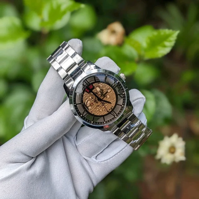 WooTime Analog Quartz Movement Collection Collection With High Quality Strap Best Finishing Body & Case