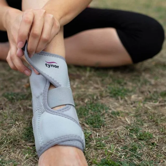 TYNOR ANKLE SUPPORT NEOPRENE, GREY, 1 UNIT - UNI