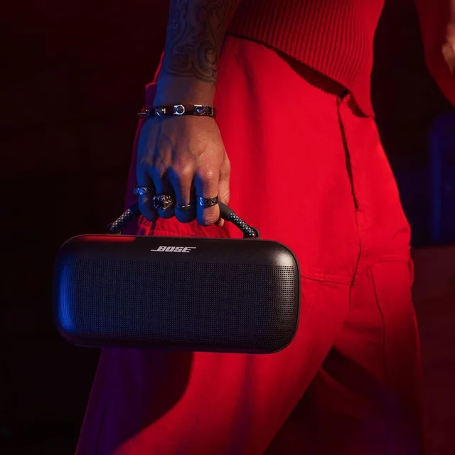Bose SoundLink Revolve (Series II), Portable Bluetooth Speaker with 360° Sound,13 Hours of Battery Life,Water & Dust Resistant - SOUNDLINK REVOLVE +