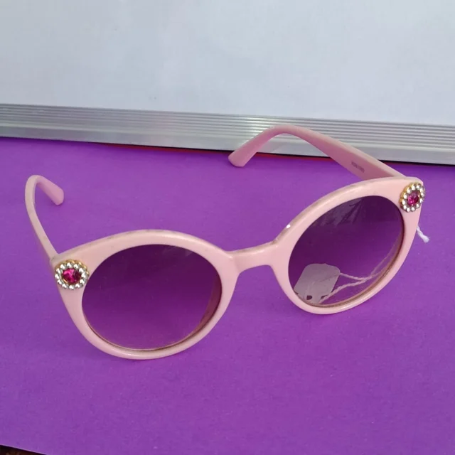 SUNGLASSES 80