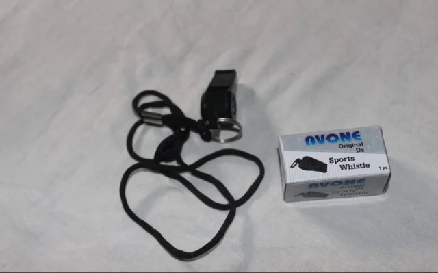 WHISTLE AVONE WITH CORD 
