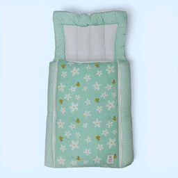 Kinder County Muslin Carry Bed - Green