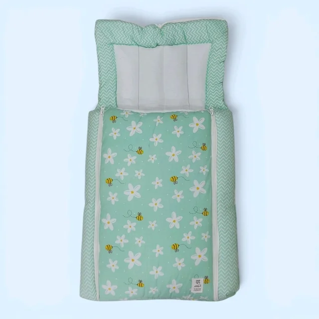 Kinder County Muslin Carry Bed - Green