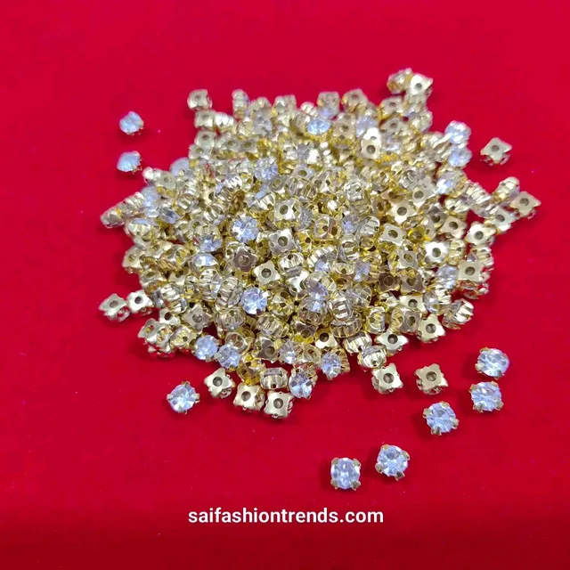 Clip Stone Ss28 Gold Base White Stone -10 Gram (APPROX 80 PIECE)