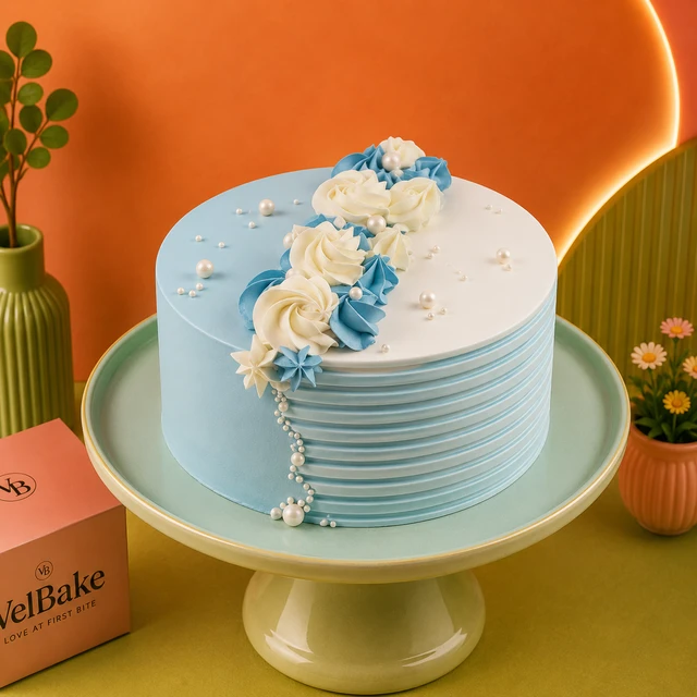 Classic Fresh Vanilla Cake