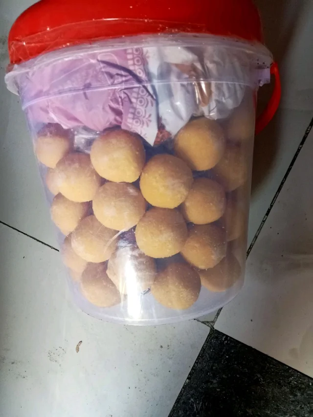 Besan Ke Laddoo Rs5 