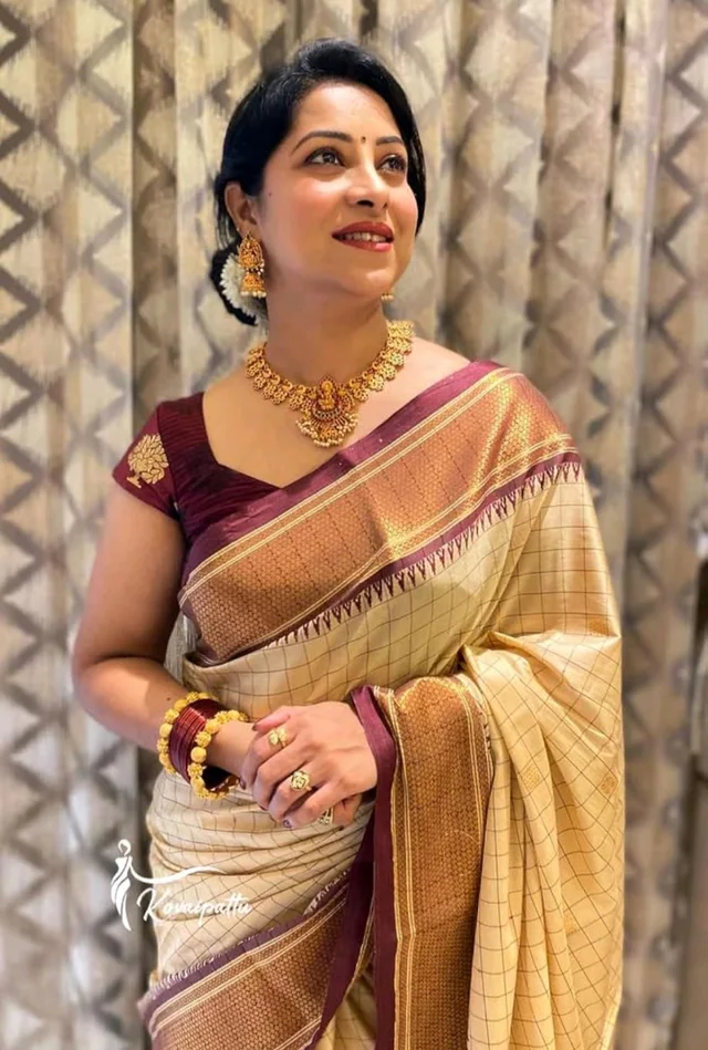 Thesikuway Traditional Paithani Silk Saree, Cream and Maroon with Gold Border, Checkered Pattern - Free Size, Old Gold