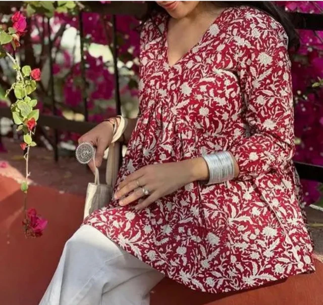 FASHION STREET Beautiful trendy V NECK top is a red and white floral patterned tunic or peplum-style top - Paprika, L